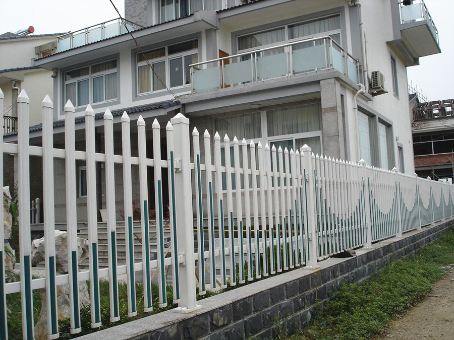 枝城PVC塑鋼護欄工程案例